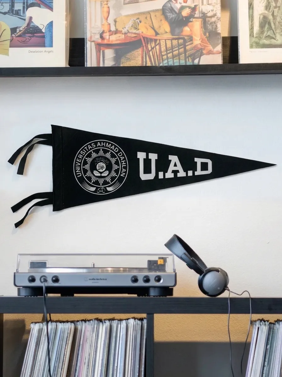 Universitas Ahmad Dahlan Pennant