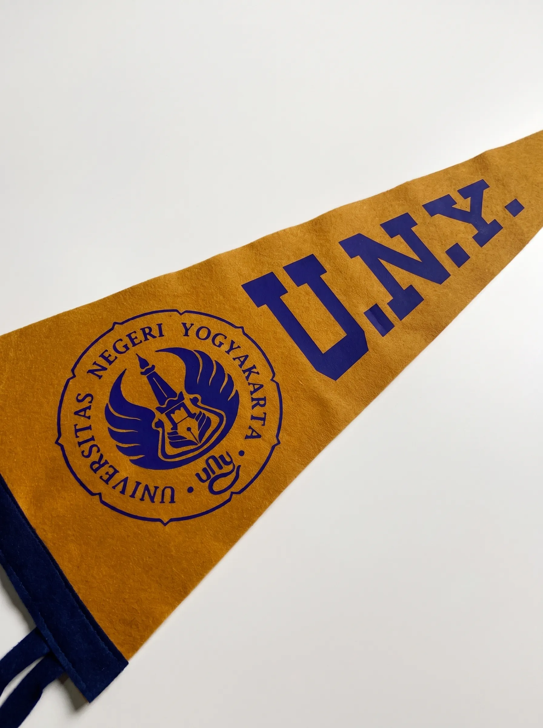 Universitas Negeri Yogyakarta Pennant